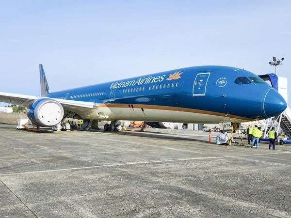 Máy bay Vietnam Airlines tại sân bay Nội Bài